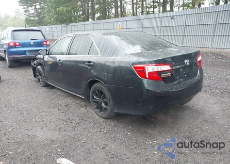 2013 Toyota Camry Le z USA, uszkodzony, nr VIN 4T4BF1FK5DR280939